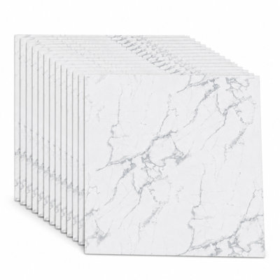 Carreaux de sol en PVC pelez et collez, motif de marbre blanc