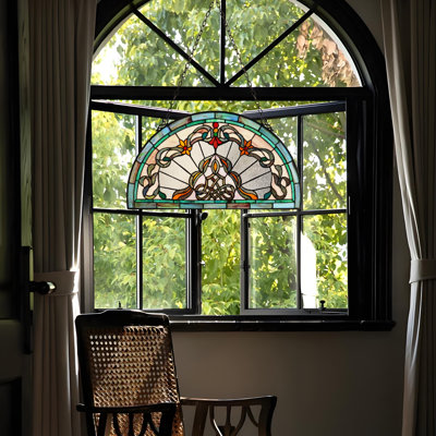 CHLOE Lighting Panneau de vitrail de style victorien style Tiffany Norene 12,5 po de hauteur