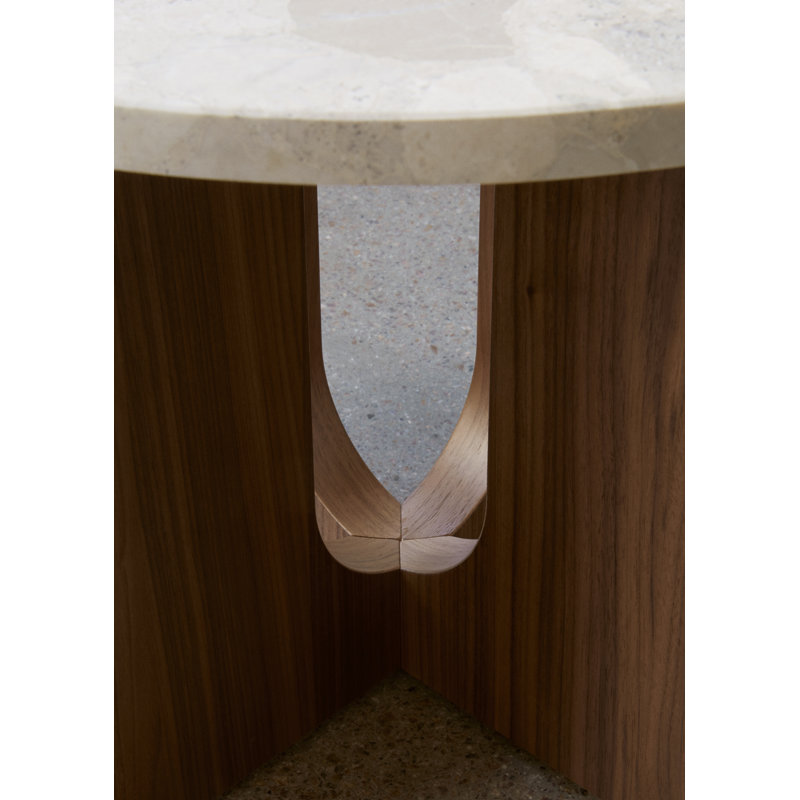 Androgyne End Table, Walnut