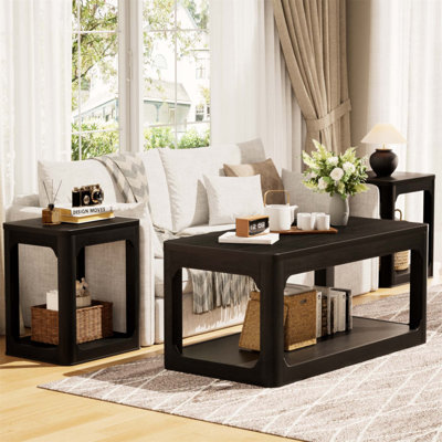 Ensemble de 3 tables basses de salon de style moderne avec beaucoup d'espace de rangement et des bords lisses et arrondis pour une utilisation polyvalente dans n'importe quel espace.