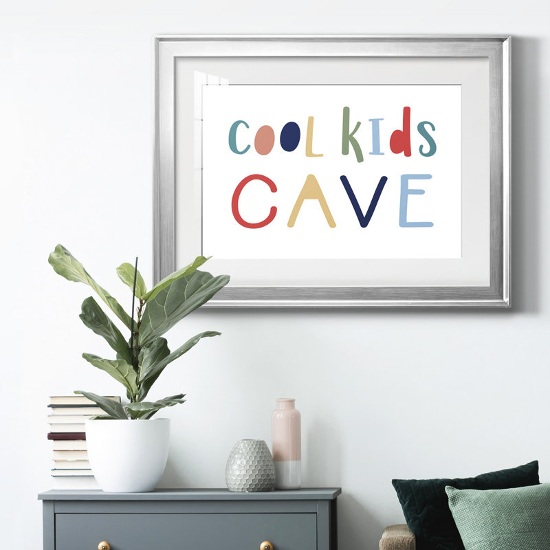 «Cool Kids Cave», reproduction encadrée de qualité supérieure - prête à être accrochée, Cadre argenté