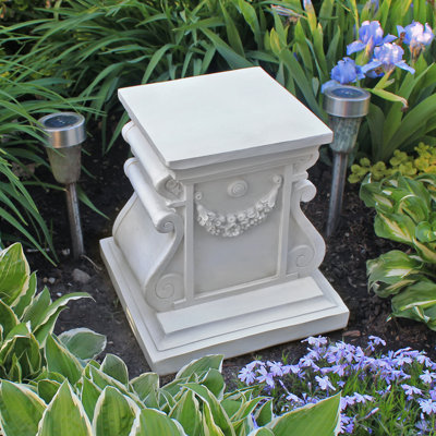 Piédestal classique de jardin statuaire