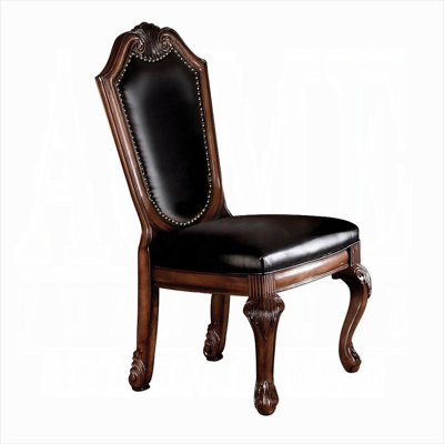 Ensemble de 2 chaises d'appoint pour salle à manger, rembourrées en similicuir noir profond avec garniture cloutée et pieds en bois massif de style Queen Anne, hauteur standard, finition brun et noir