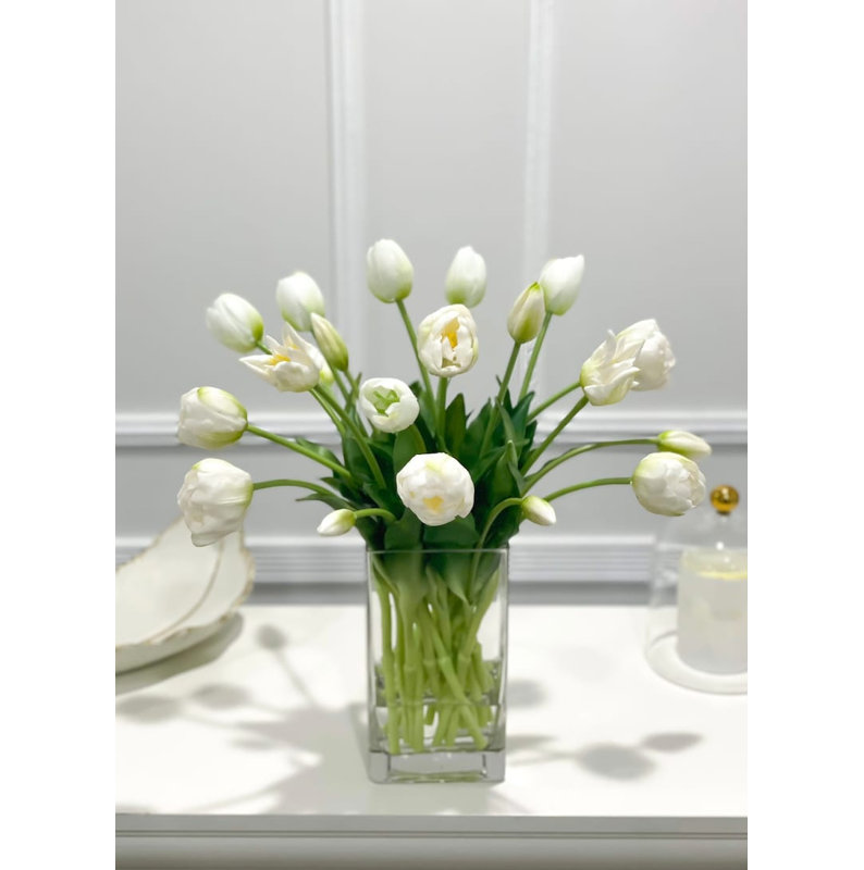 Arrangement floral tulipes dans un vase, Blanc