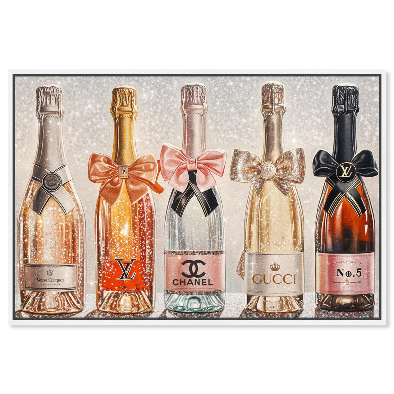 «Champagne Bottles Glitz» par Art Remedy, H 25 po x l 37 po, Cadre flottant, Noir