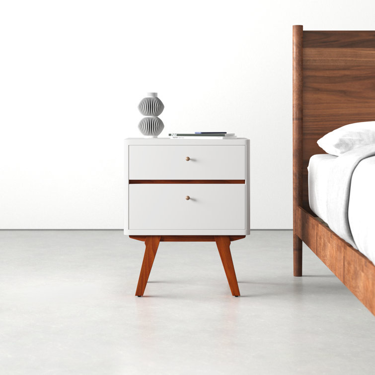 16 Nightstands & Side Tables Perfect For Small Bedrooms - Chloe Dominik