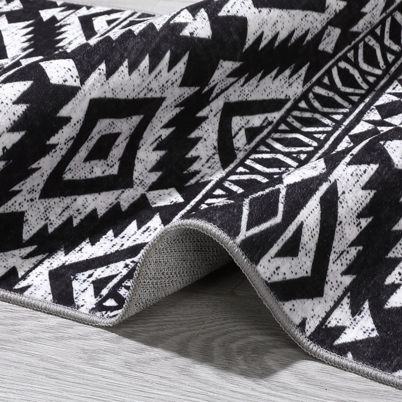 Katresa Washable Geometric Indoor Rug, Rectangle 5' x 7'