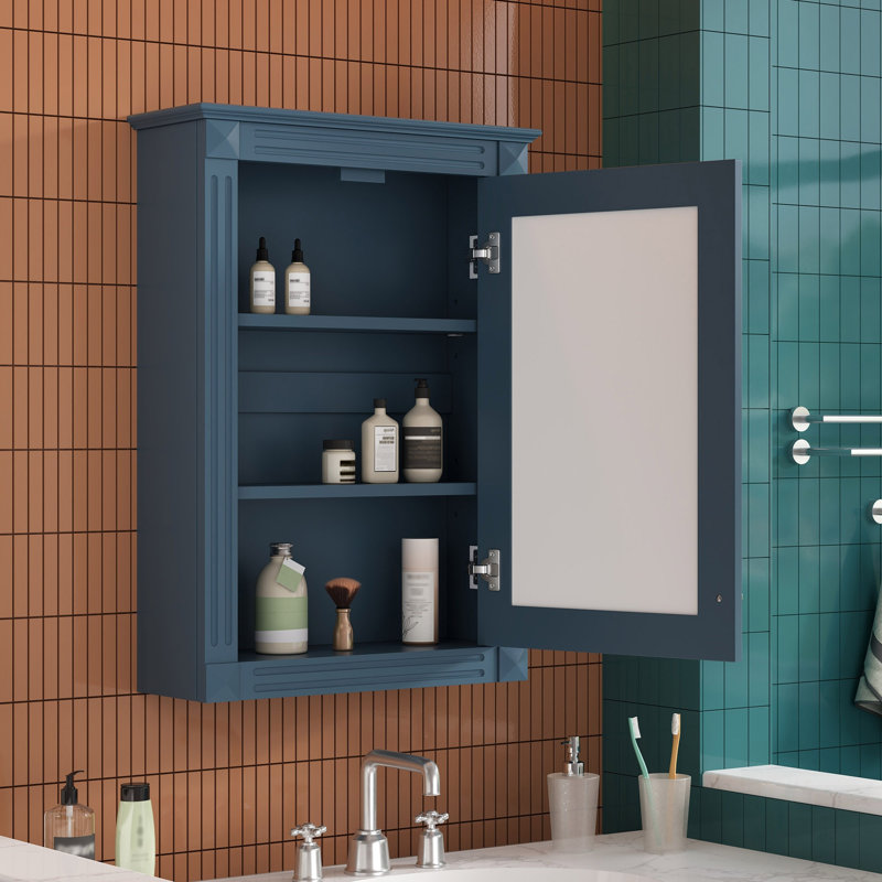 Armoire de rangement murale pour salle de bain avec miroir, tablette réglable et conception compacte pour les salles de bain modernes.