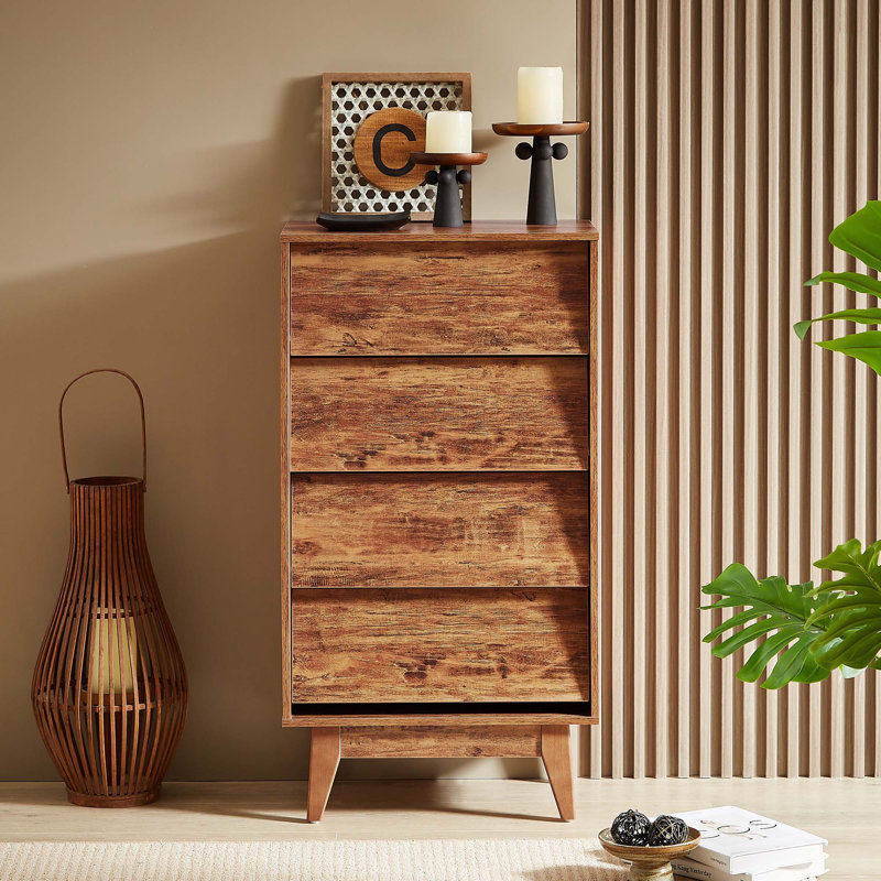 La commode double à 4 tiroirs présente un style rétro et un design biseauté, Brun