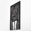 Élégant accessoire mural décoratif en métal, finition noire, 15,4 po x 22 po | Fabrication 100% métal, épaisseur: 0,05 pouce | Conception facile à fixer au mur | Parfait pour la décoration intérieure et l'esthétique moderne