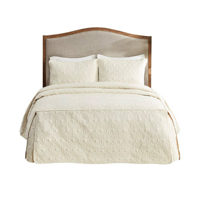 Cream Queen 3 Piece Bedspread - Split Corner Pleated, Microfiber, Filling, Charming Style Soft 100% , Detail