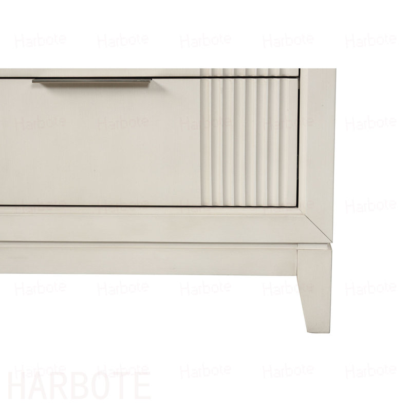 Commode avec poignées en chrome