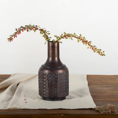 Vase de table en métal 11,5 po Etheldreda