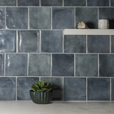 Carreau de céramique émaillée bleu brillant 6 po x 6 po Safi