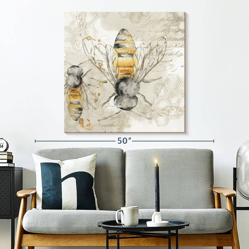 Brampt Queen Bee II, 33" H x 33" W
