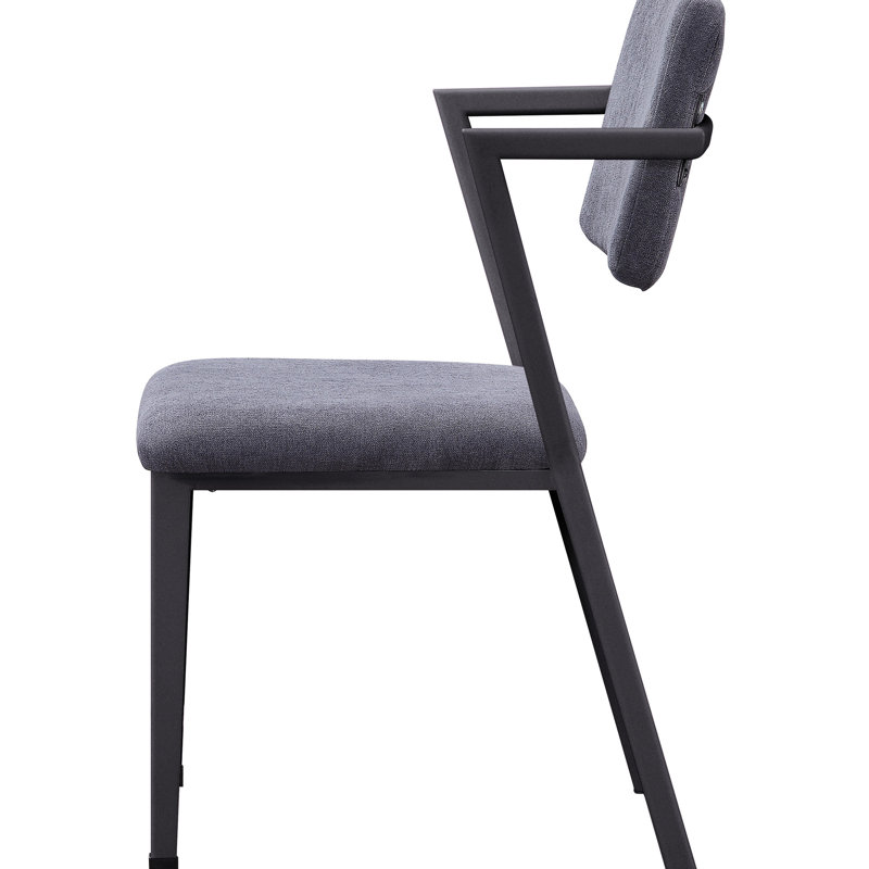 Chaise de bureau en tissu gris avec dossier ajouré et structure métallique pour un environnement de travail productif et confortable.
