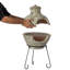 Foyer d'extérieur beige avec barbecue Chiminea