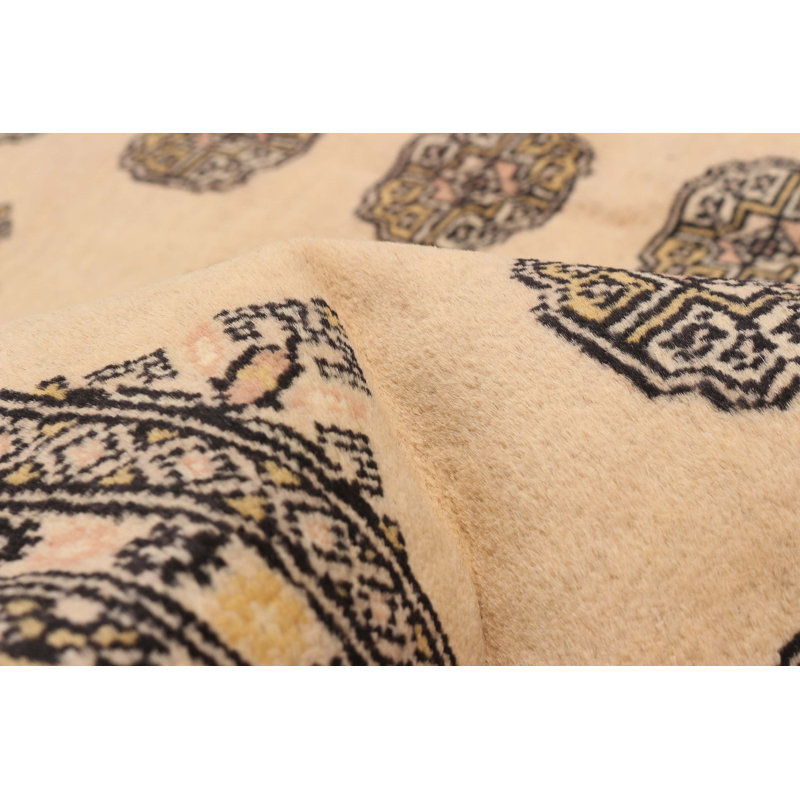 Tapis unique en laine noué à la main Peshawar Bokhara ivoire 5 pi 5 po x 8 pi 4 po
