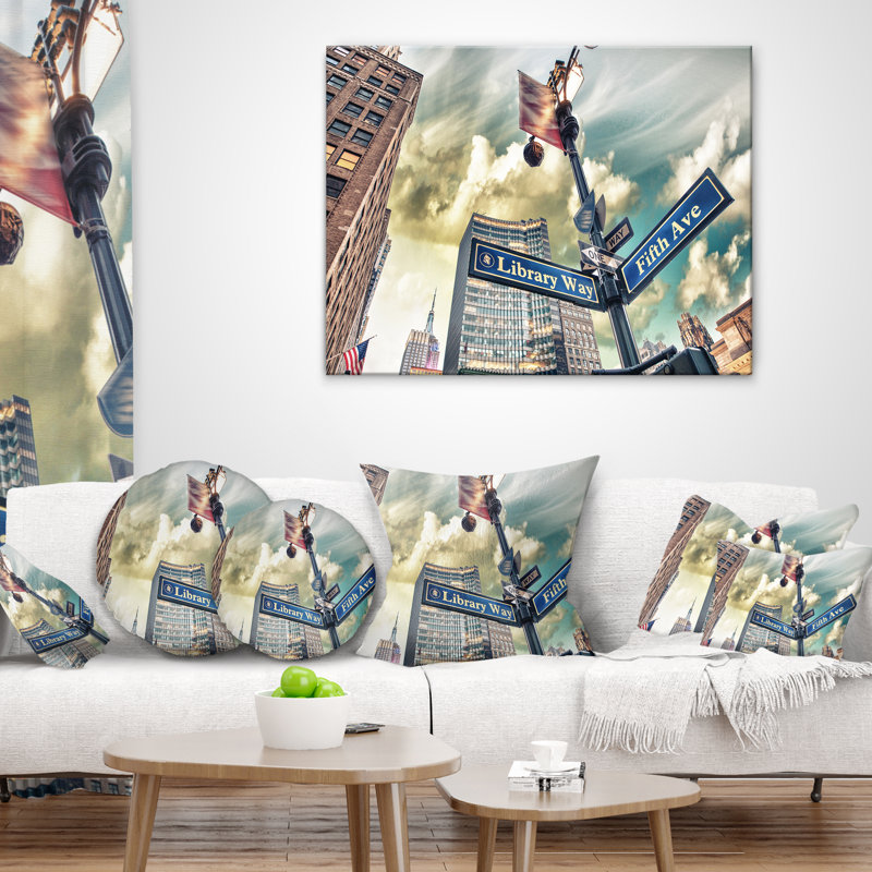 Oreiller cityscape library way et 5ème avenue street, 16 po x 1 po, Coussin décoratif