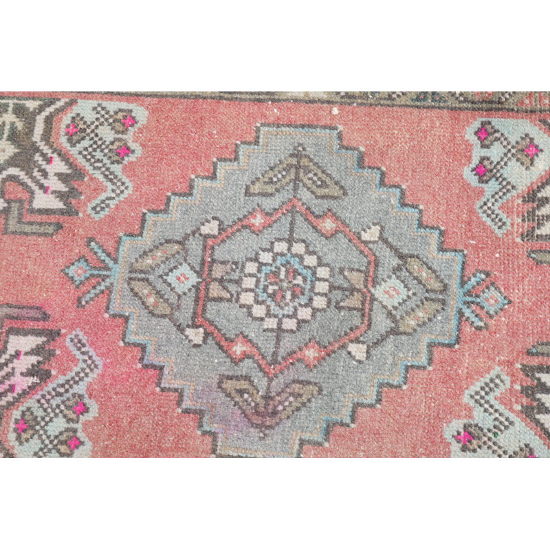 Tapis rétro vintage turc antique parfait pour rehausser l'attrait de votre entrée ou de votre porte d'entrée
