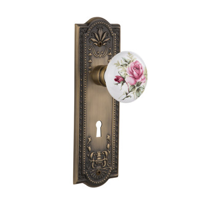 Bouton de porte de mortaise intérieure en porcelaine blanc rose avec plaque longue Meadows