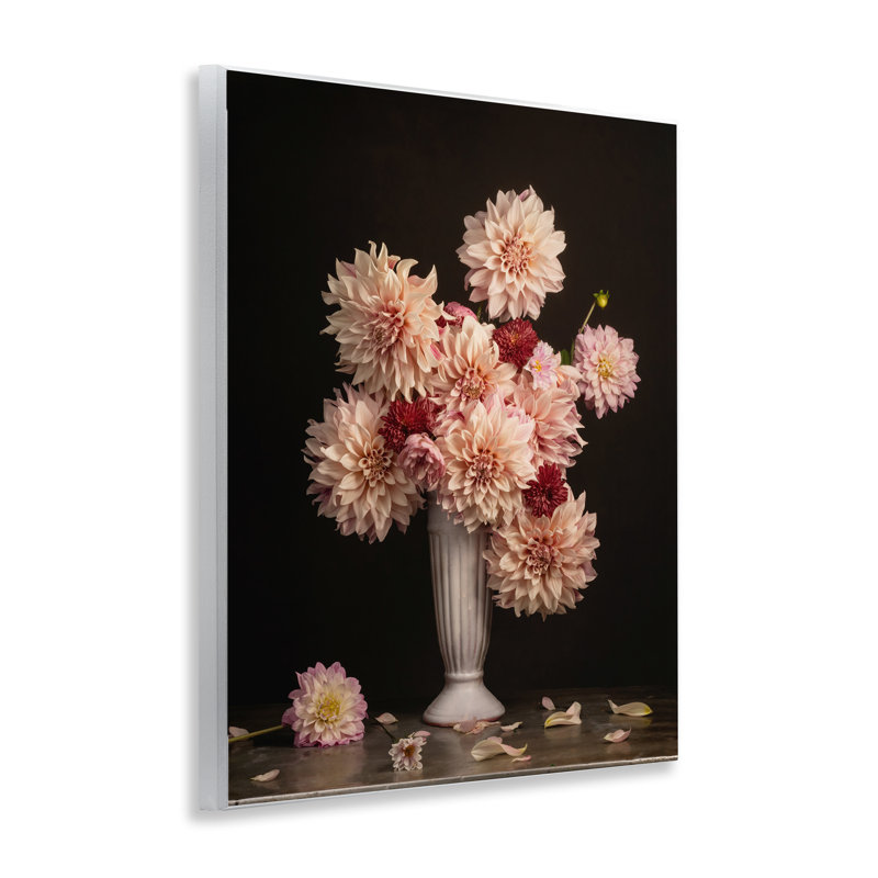 «Dahlia Magic Bouquet» par Leah McLean
