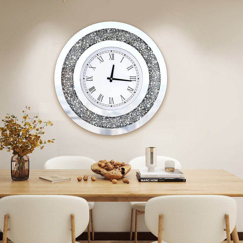 Large circular wall clock, Medium