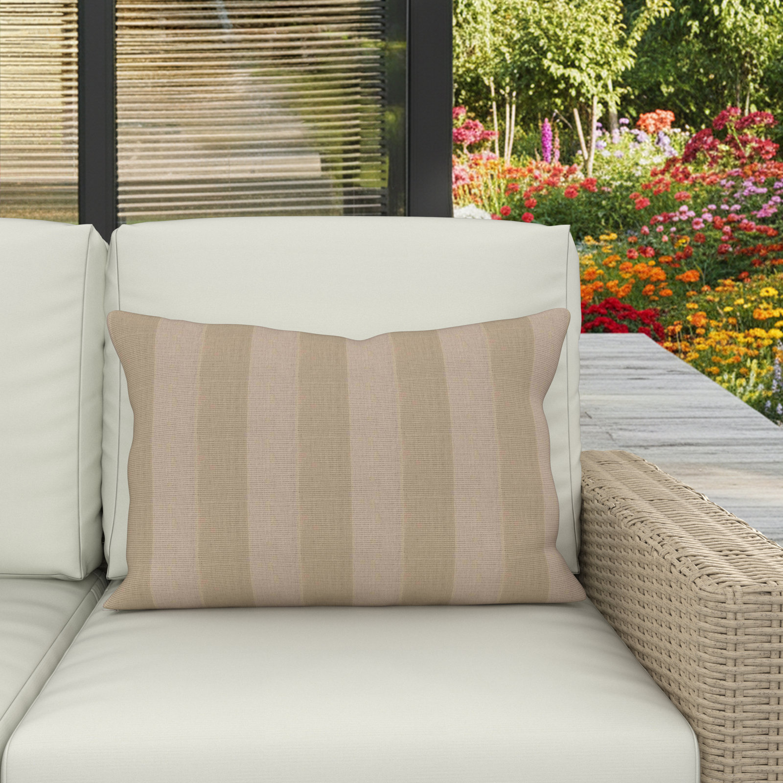 Lani Outdoor/Indoor Kidney Pillow, Expressive Sparrow