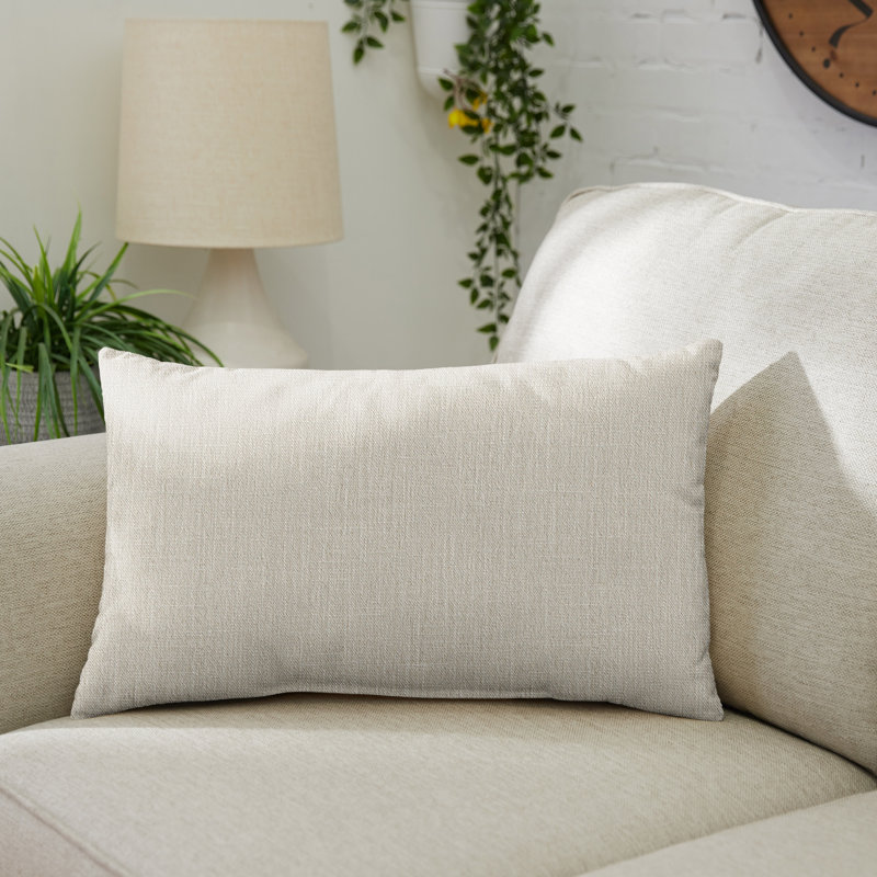 Coussin Andrew, Ivoire, H 12 po x l 24 po