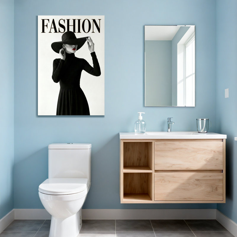 Mannequin en robe noire et chapeau, H 16 po x l 24 po
