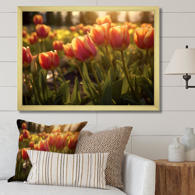 Tulip Field I sur toile, H 12 po x l 20 po x P 1 po, Cadre doré simple