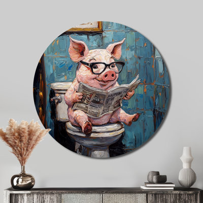 Toilette de cochon lisant le journal I - reproduction d'art moderne en métal rose, art mural rond en métal cochon