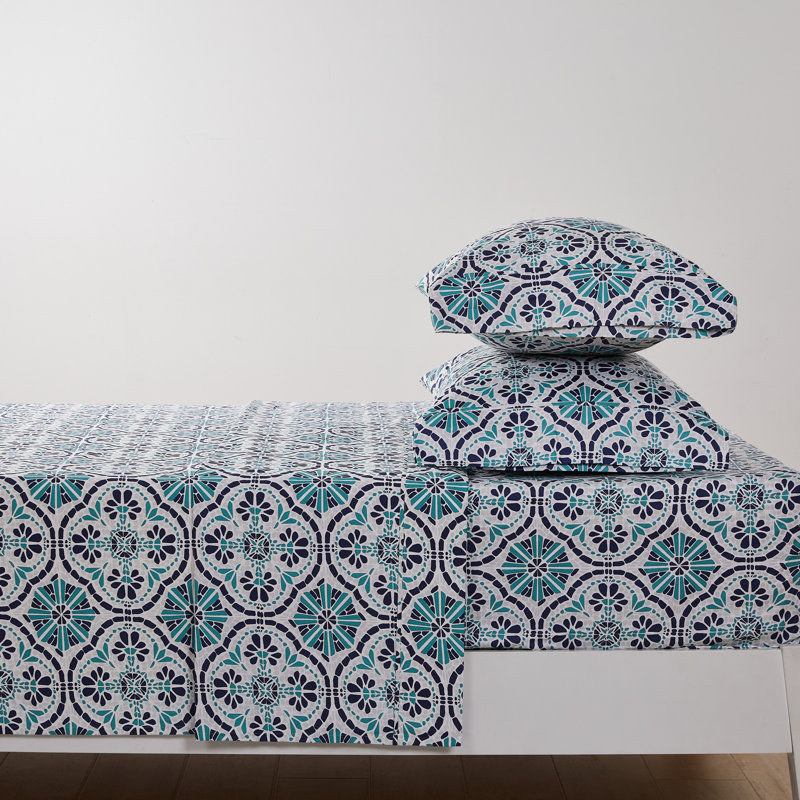 Dreamscape Microfiber Pillowcase - Set of 4, King Case Pack + 1 Fitted Sheet + 2 Pillowcases, Blue