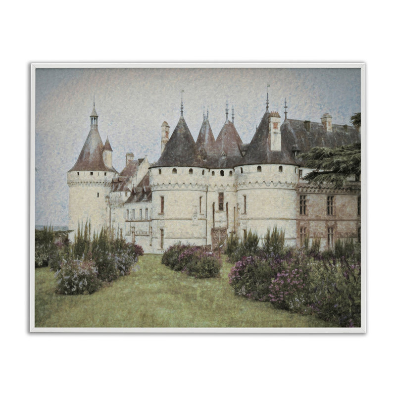 «French Castle Landmark», estampe numérique encadrée par Graffi *ee Studios, Estampe numérique encadrée blanc bord de mer