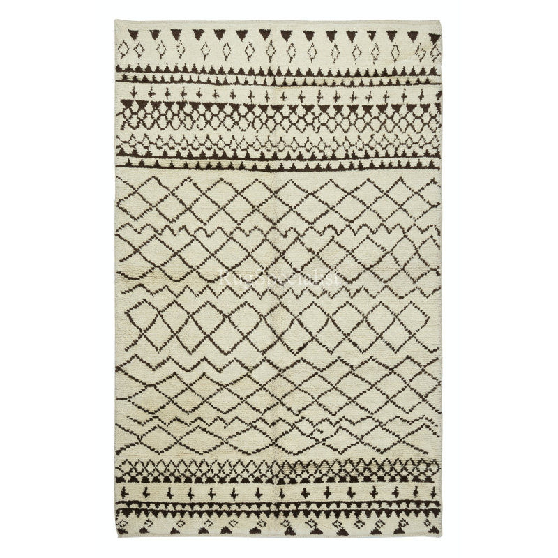 Tapis marocain contemporain fait à la main en laine naturelle non teinte