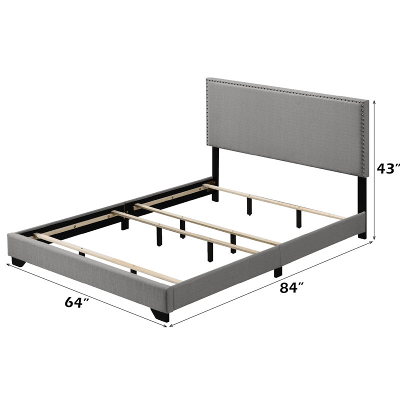 Grand lit en tissu gris, entièrement rembourré, pieds en bois, garniture cloutée, sommier tapissier à 4 lattes, capacité de 660 lb, écart de plancher de 6 po, profondeur de 84 po, largeur de 64 po, hauteur du lit de 43 po