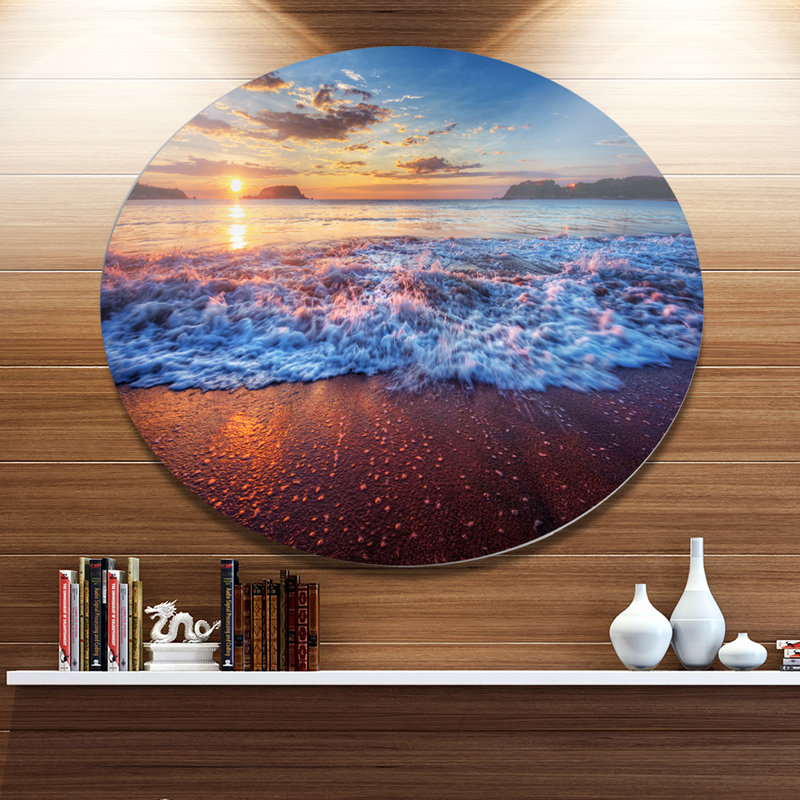 «Blue Sea Waves pendant le coucher du soleil», photographie, H 30 po x l 40 po x P 1,5 po, Métal