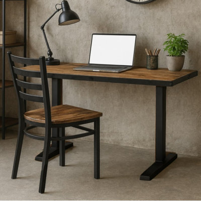 La terre et le bureau industriels