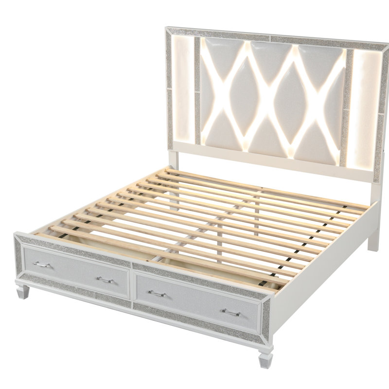 Grand lit de rangement en cristal avec finition en bois blanc