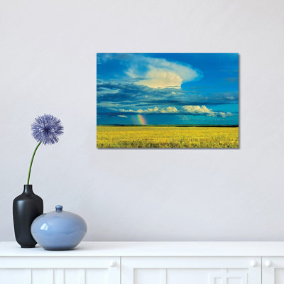 Canada, Saskatchewan, parc national des Prairies. «Storm and Rainbow over Prairie» par Jaynes Gallery - Photographie sur toile tendue