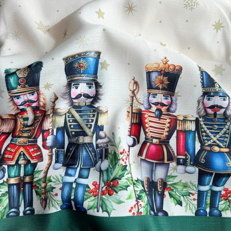 Lilaki Royal Nutcracker Holiday 60"x84" Oval Tablecloth