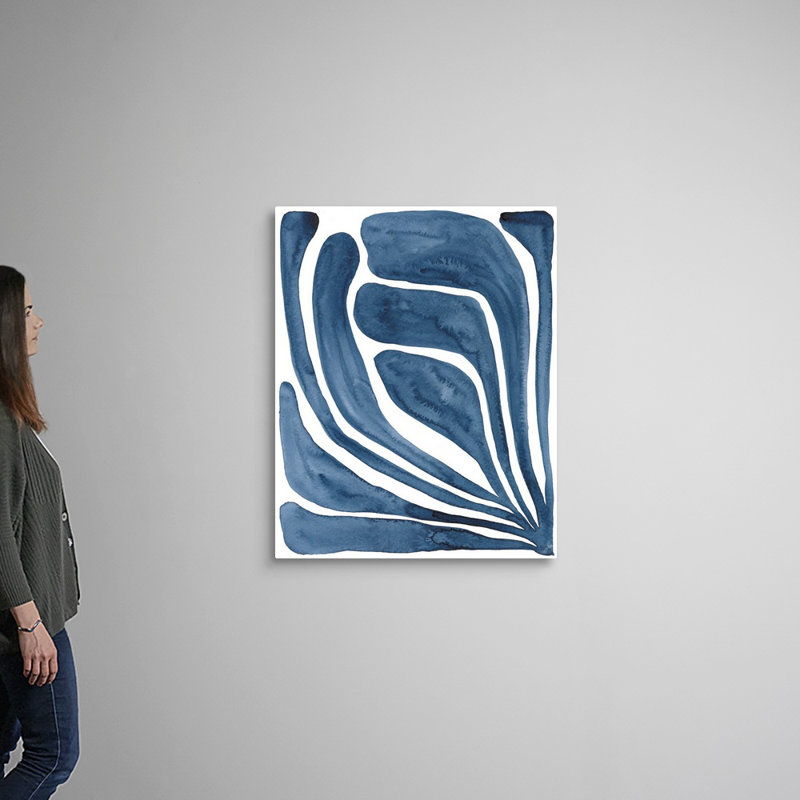 «Blue Stylized Leaf I», art mural sur toile, Toile tendue, H 40 po x l 32 po