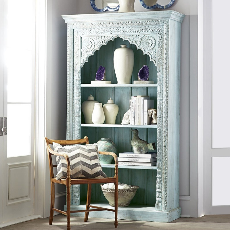 Vitrine en bois massif sculpté rétro français, Bleu