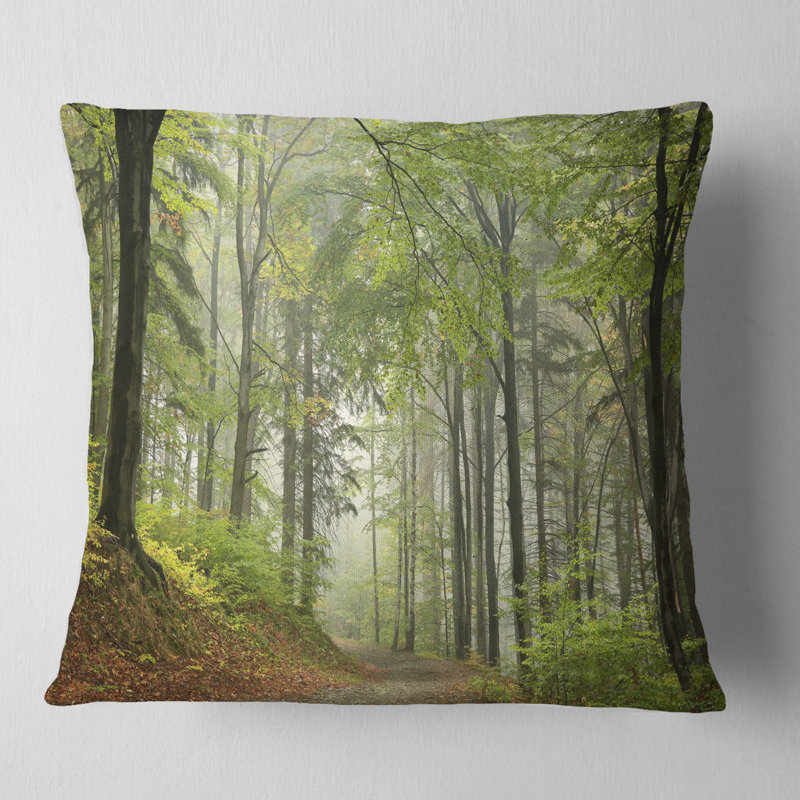 Green Beach Forest Pathway - coussin à imprimé paysage, 18 po x 18 po, Coussin décoratif