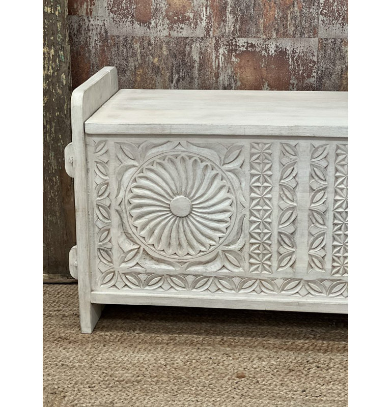 Ahria Accent Trunk