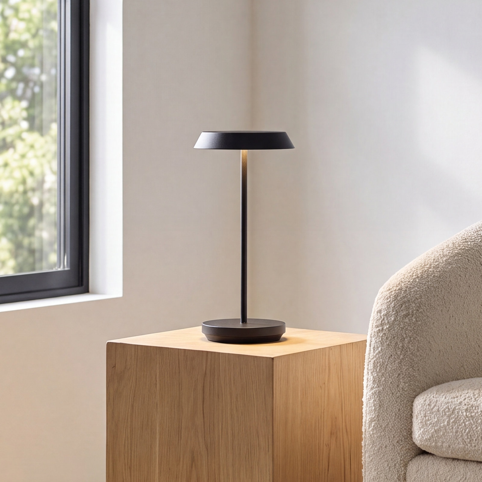 Tepa Novelty Lamp, Black