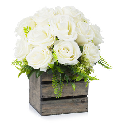 Arrangement de fleurs mixtes à 18 têtes avec jardinière en bois