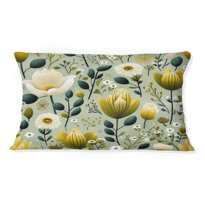 Serene Green Garden Blooms I - coussin à imprimé floral