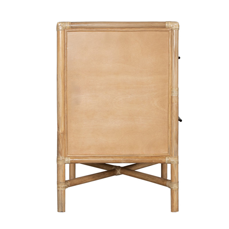 Juno Dresser, Natural