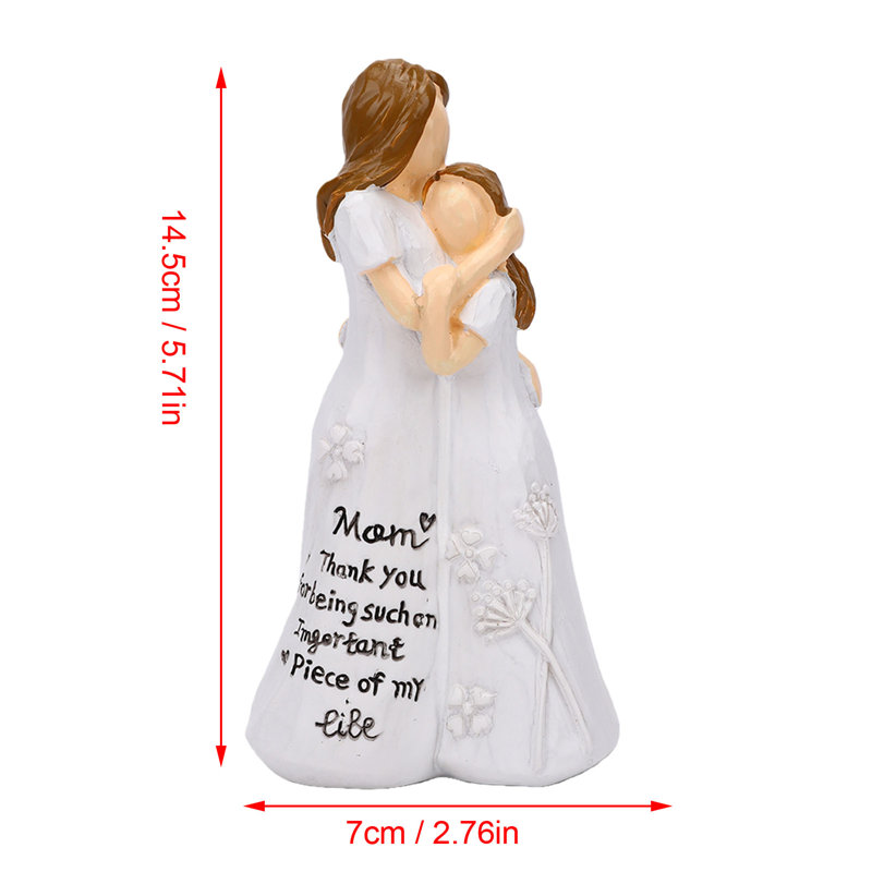 Mère mère fille embrassant la statue en résine maman étreignant la fête